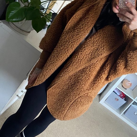 Sherpa Cardigan in Black - Picture 6 of 9